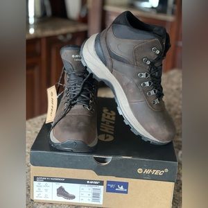 Hi Tec mens waterproof brown hiking/winter boots. Size 11